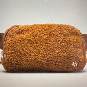 Lululemon Everywhere Fleece Belt Bag